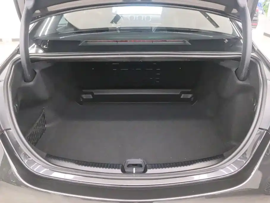 Mercedes-Benz C-Class 2023 — фото 18