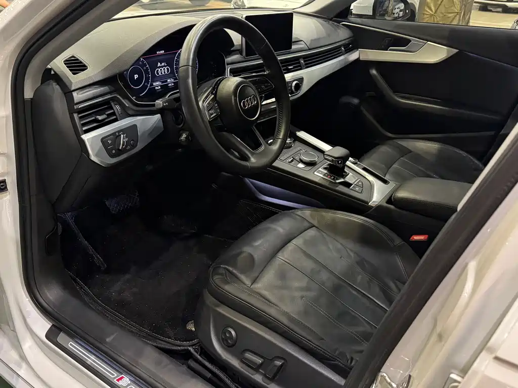 Audi A4L 2018
