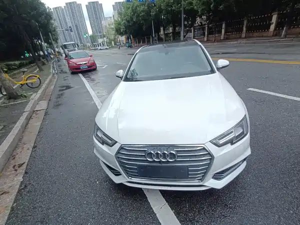 Audi A4L 2018