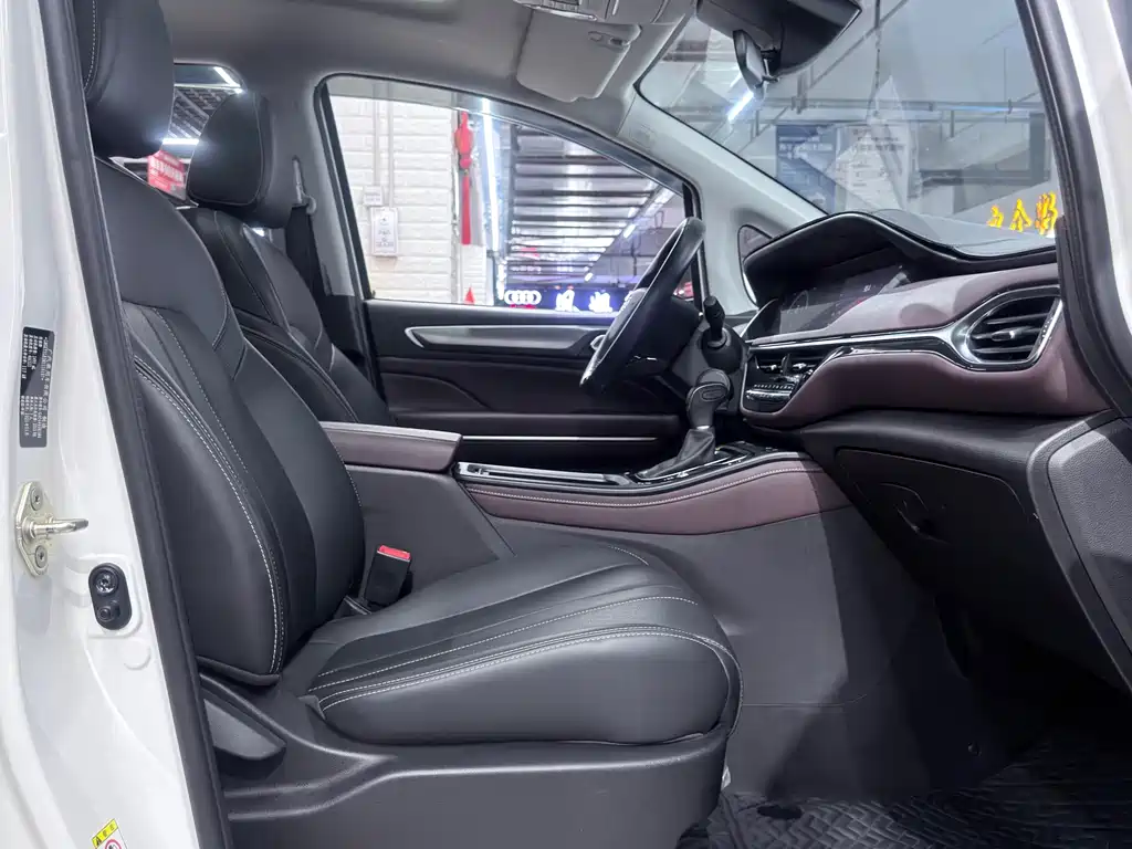 GAC Trumpchi M6 2022 — фото 20