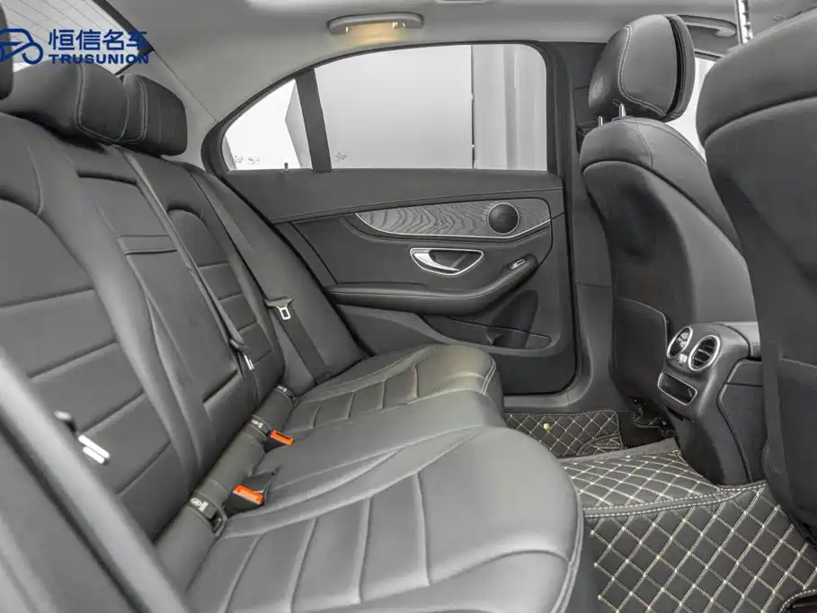 Mercedes-Benz C-Class 2019 — фото 16