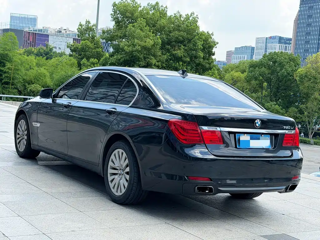 BMW 7 Series 2012 — фото 4