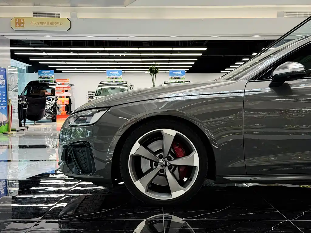 Audi S4 2023 — фото 6