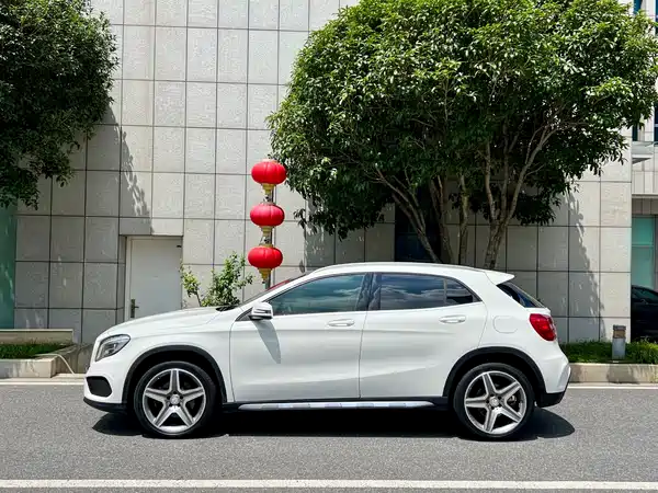 Mercedes-Benz GLA 2015