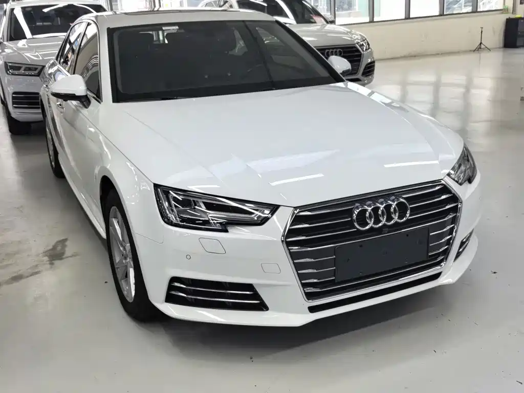 Audi A4L 2018 — фото 2
