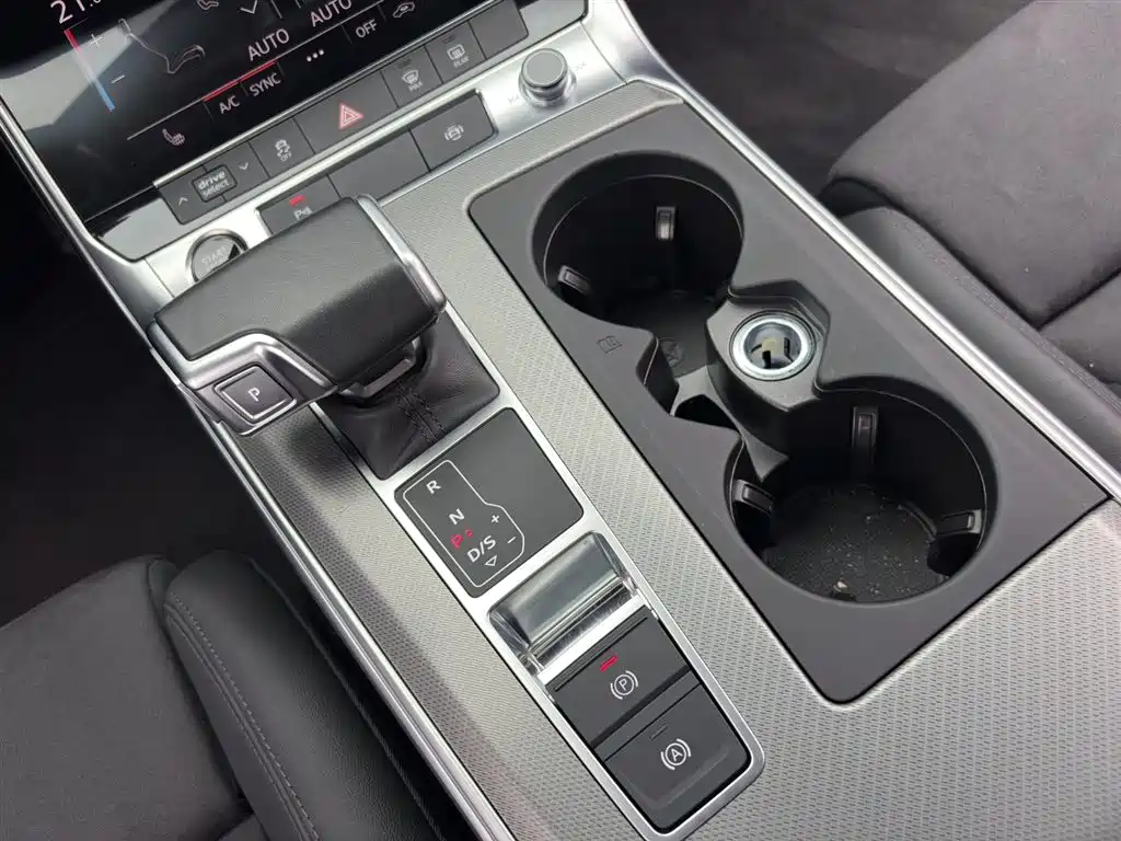 Audi A6 2023 — фото 12