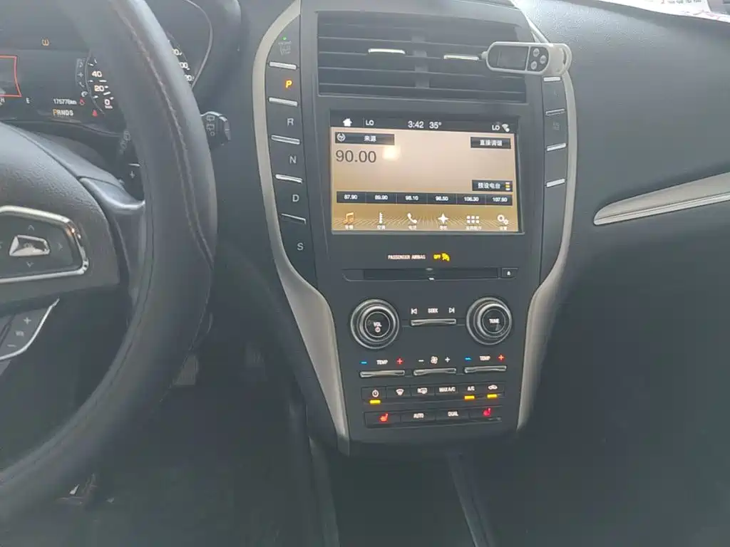 Lincoln MKC 2017 — фото 13