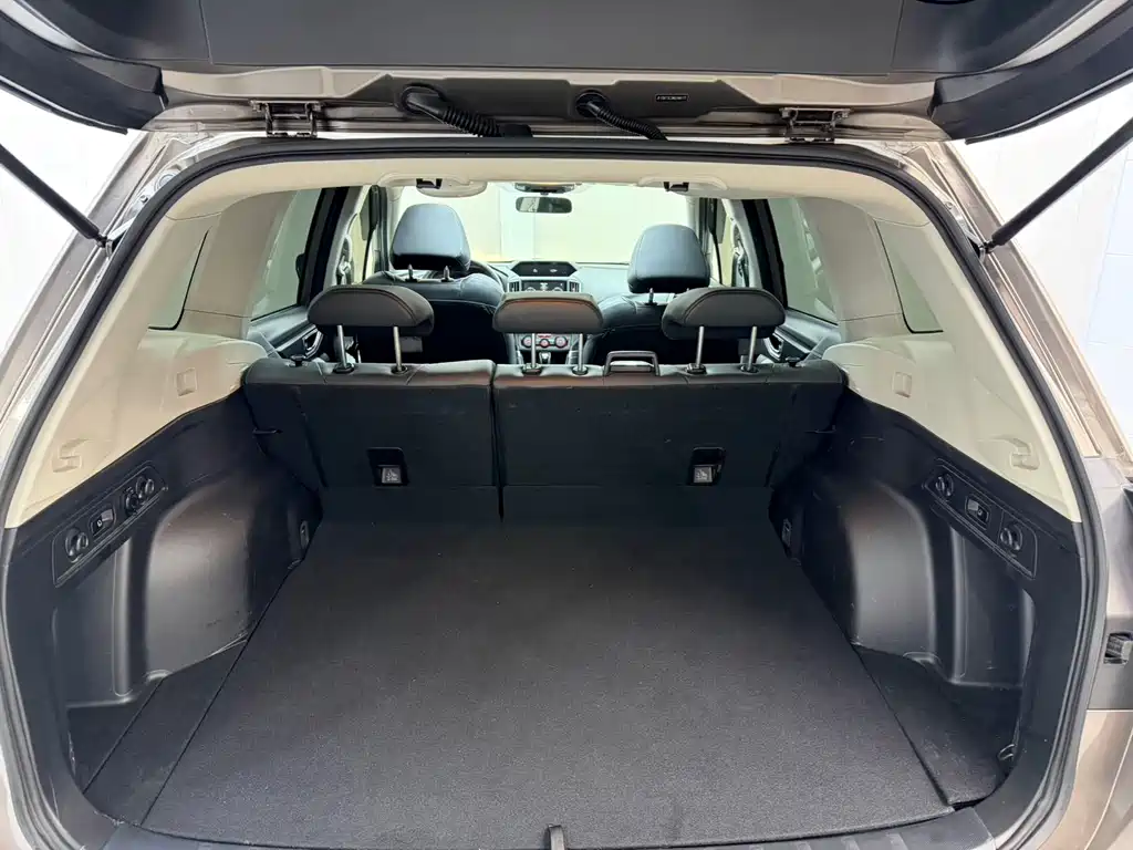 Subaru Forester 2022 — фото 17