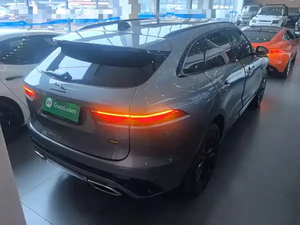 Jaguar F-PACE 2024