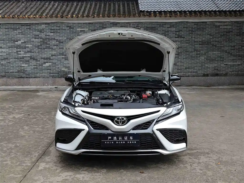 Toyota Camry 2022 — фото 14