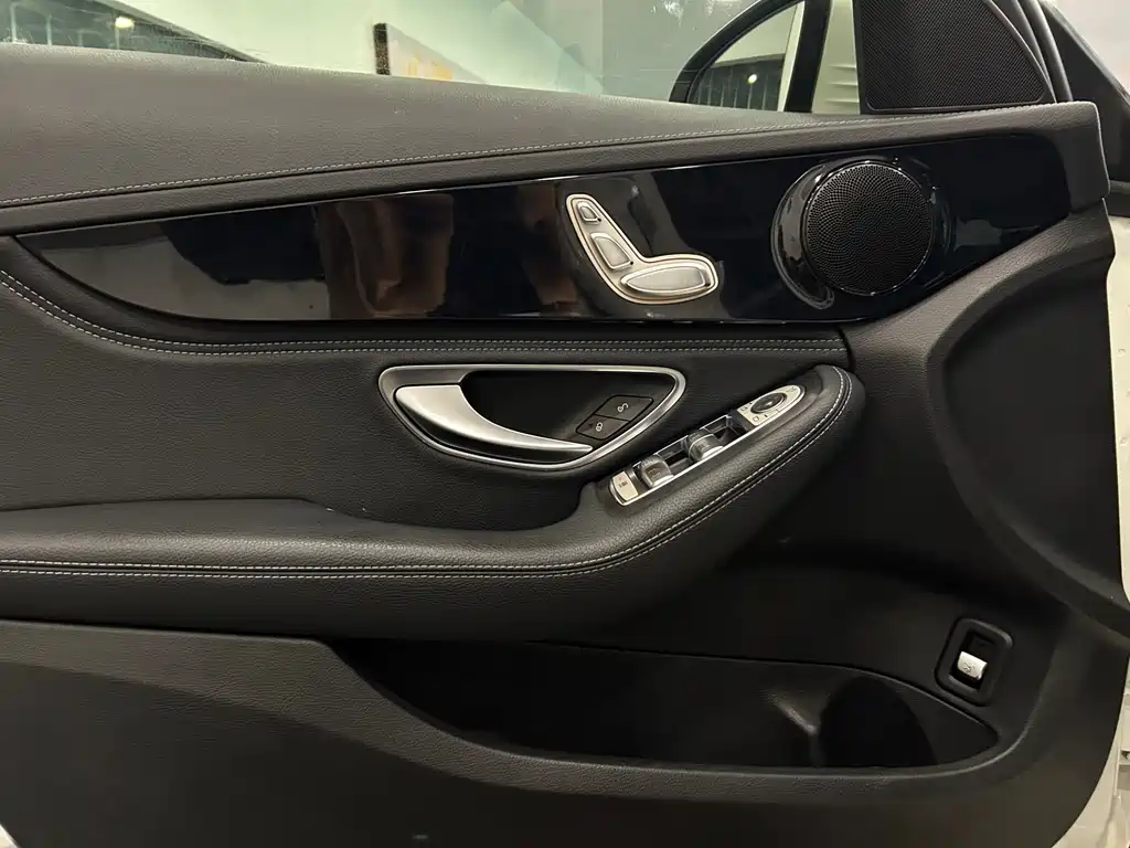 Mercedes-Benz C-Class 2017 — фото 20