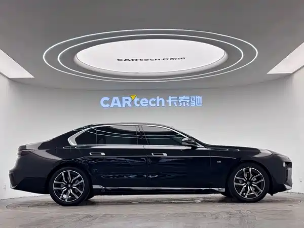 BMW 7 Series 2024