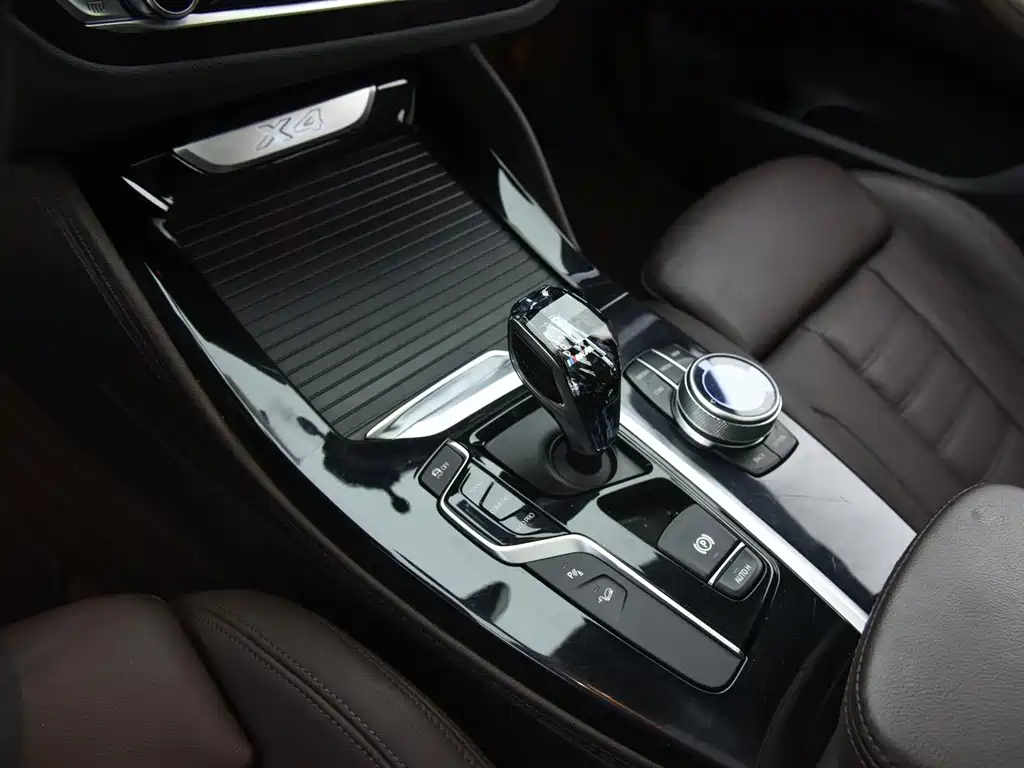 BMW X4 2019 — фото 14
