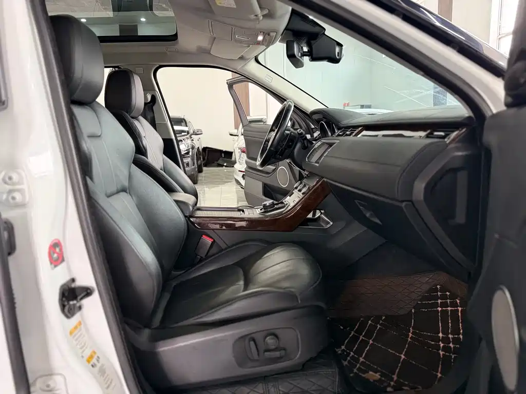 Land Rover Evoque 2017 — фото 20