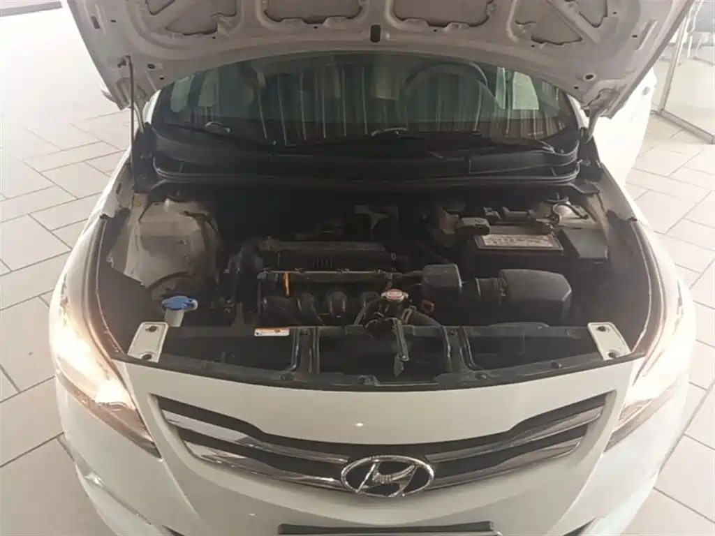 Hyundai Verna 2016 — фото 20