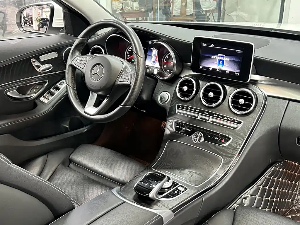 Mercedes-Benz C-Class 2018 — фото 18