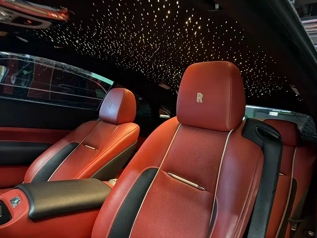 Rolls-Royce Phantom 2018 — фото 14