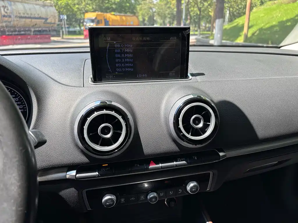 Audi A3 2015 — фото 13