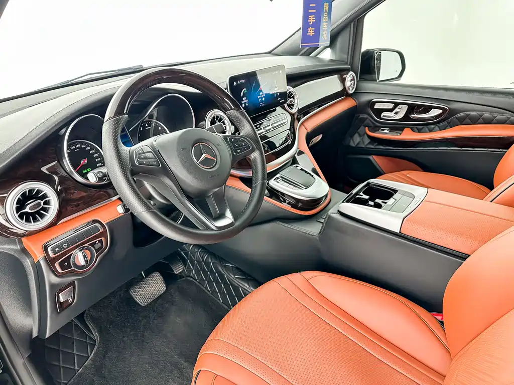 Mercedes-Benz V-Class 2022 — фото 11