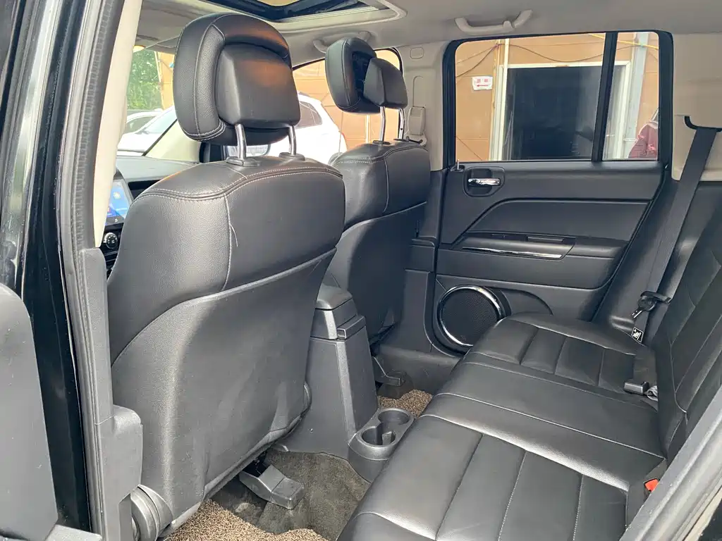 Jeep Compass 2013 — фото 11