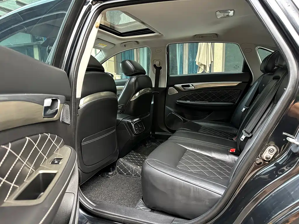 GAC Trumpchi GA8 2018 — фото 10