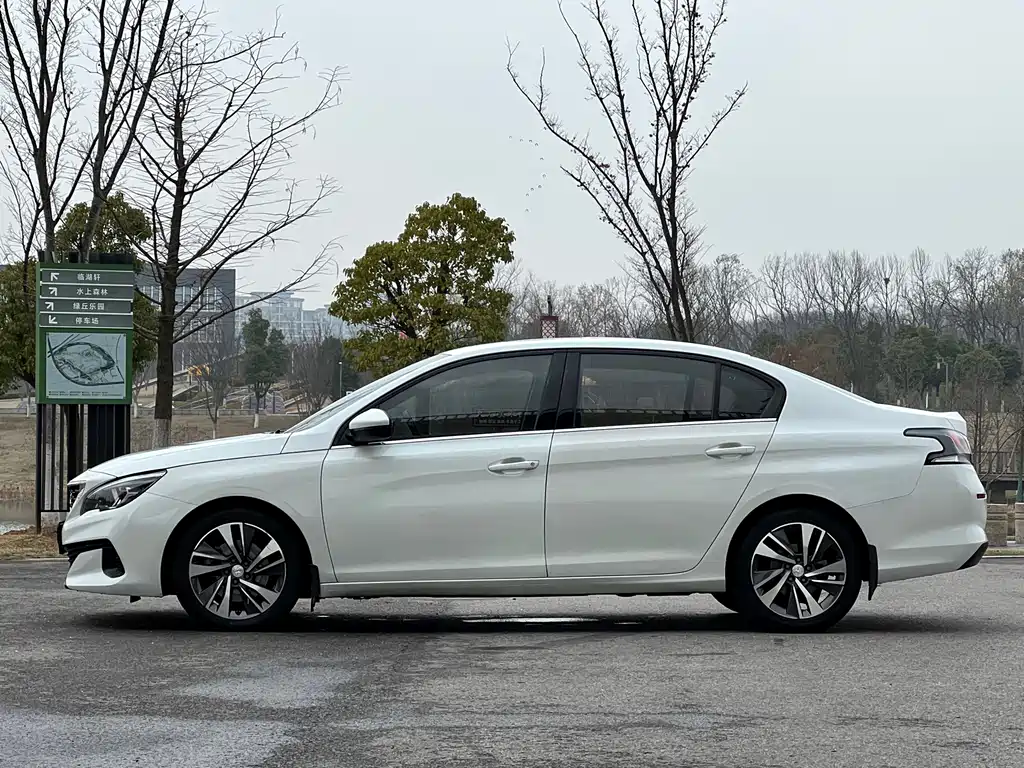 Peugeot 408 2019 — фото 4