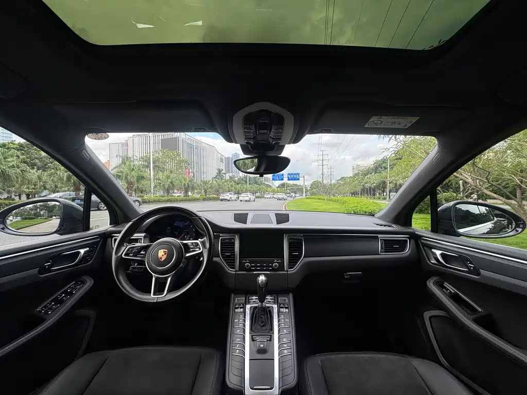 Porsche Macan 2016 — фото 14