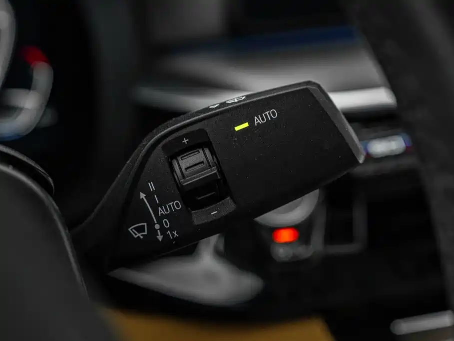 BMW 5 Series 2021 — фото 13