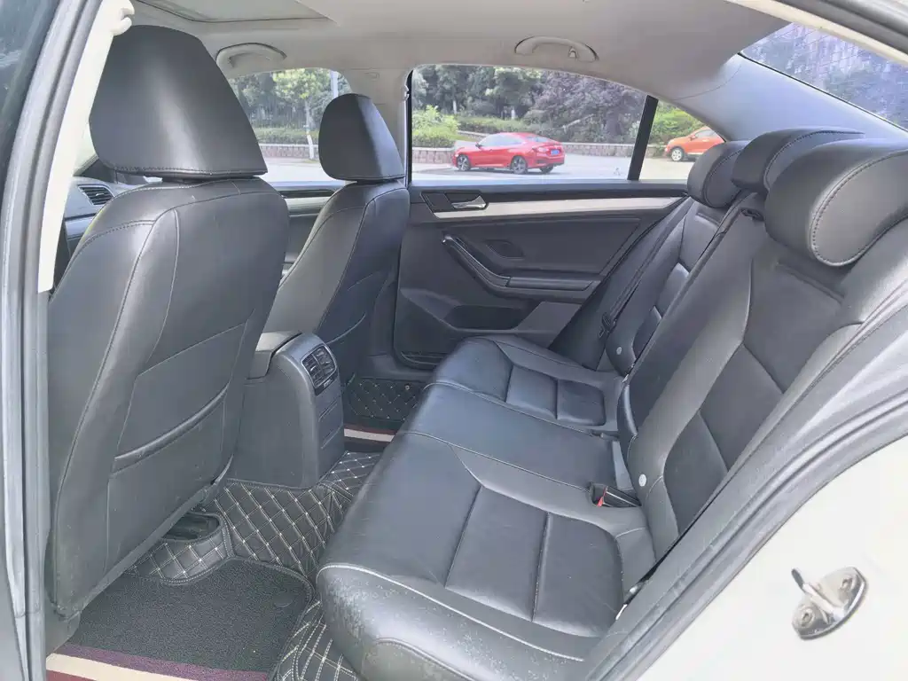 Volkswagen Sagitar 2019