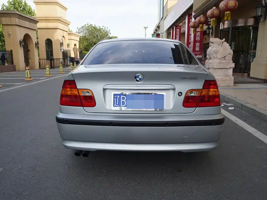BMW 3 Series 2005 — фото 10