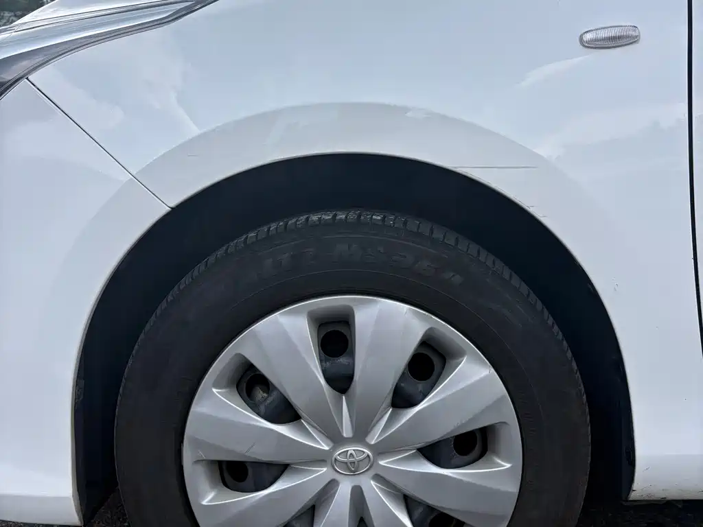 Toyota Yaris L 2018 — фото 11
