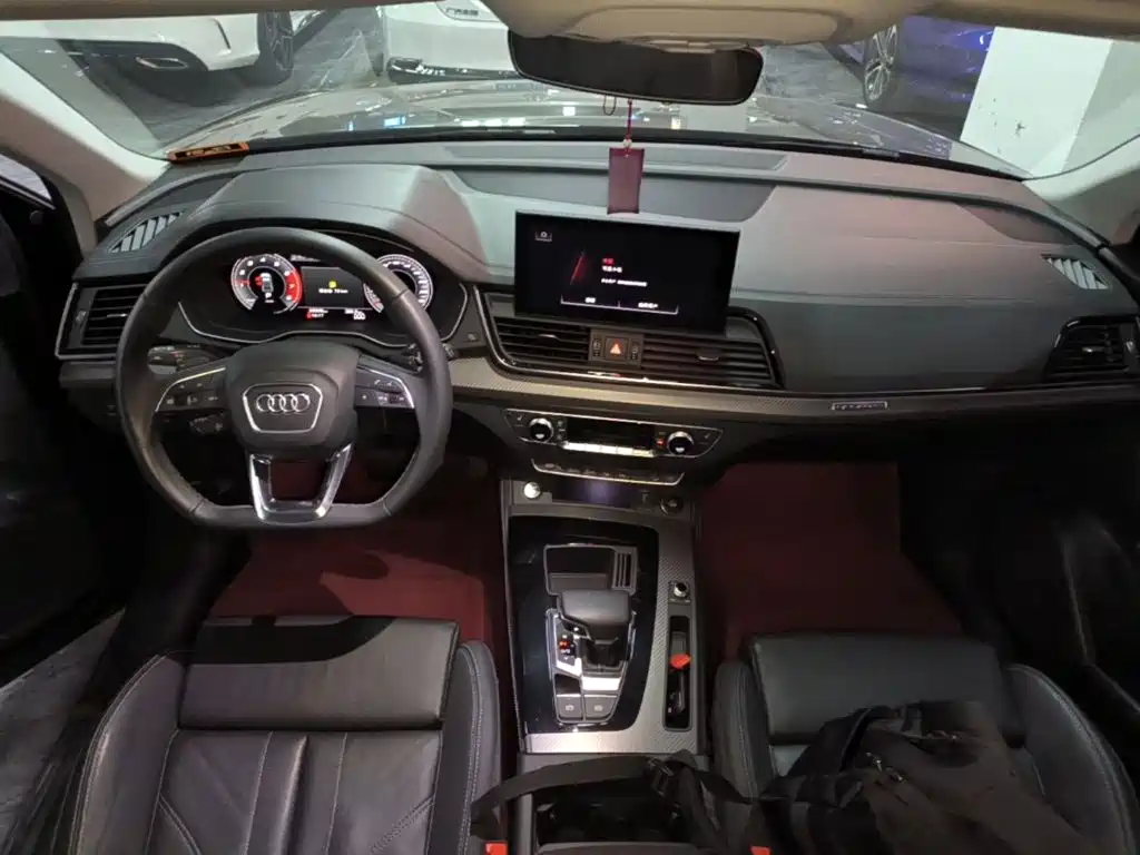 Audi Q5L 2022 — фото 10