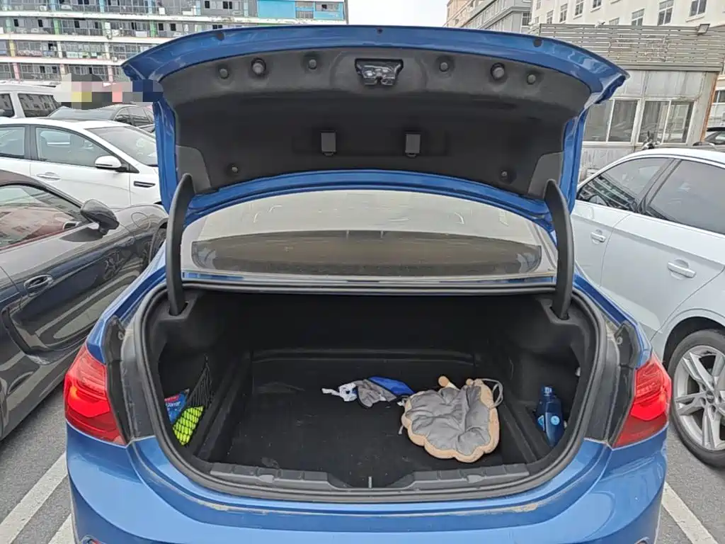 BMW 1 Series 2018 — фото 19