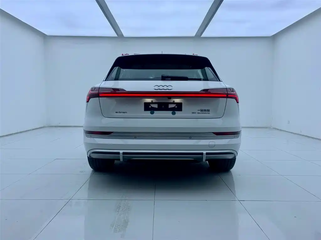 Audi e-tron 2026 — фото 4
