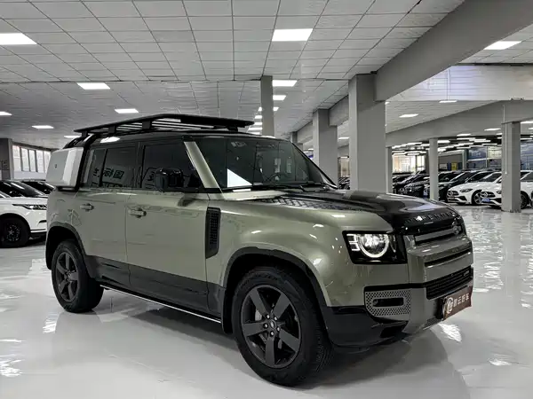 Land Rover Defender 2023