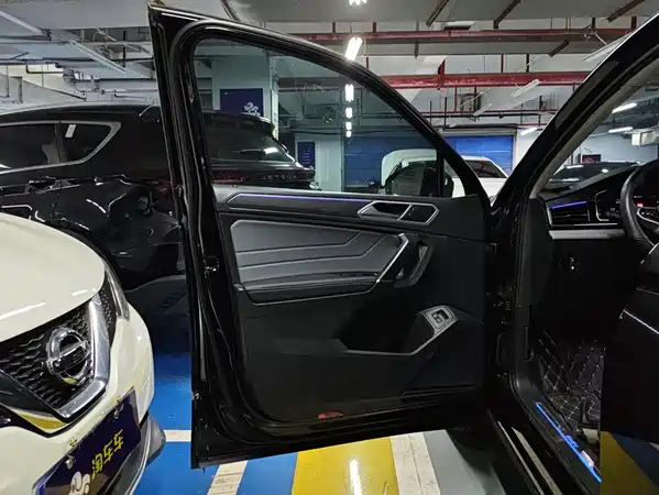 Volkswagen Tiguan L Plug-In Hybrid 2022