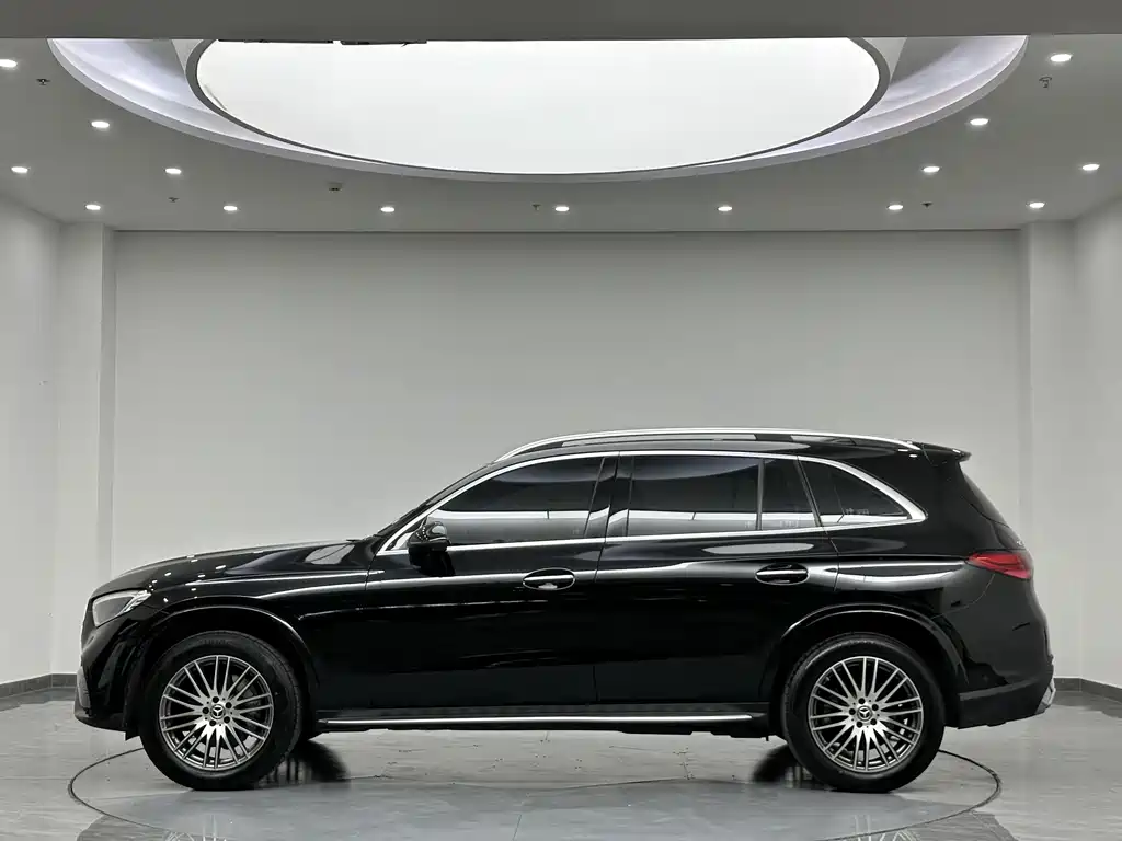 Mercedes-Benz GLC 2023