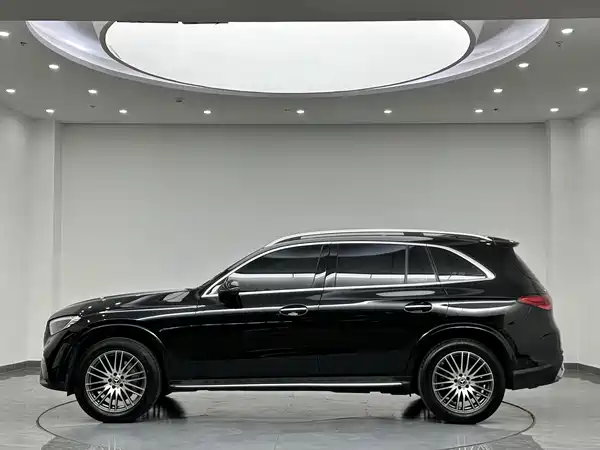 Mercedes-Benz GLC 2023