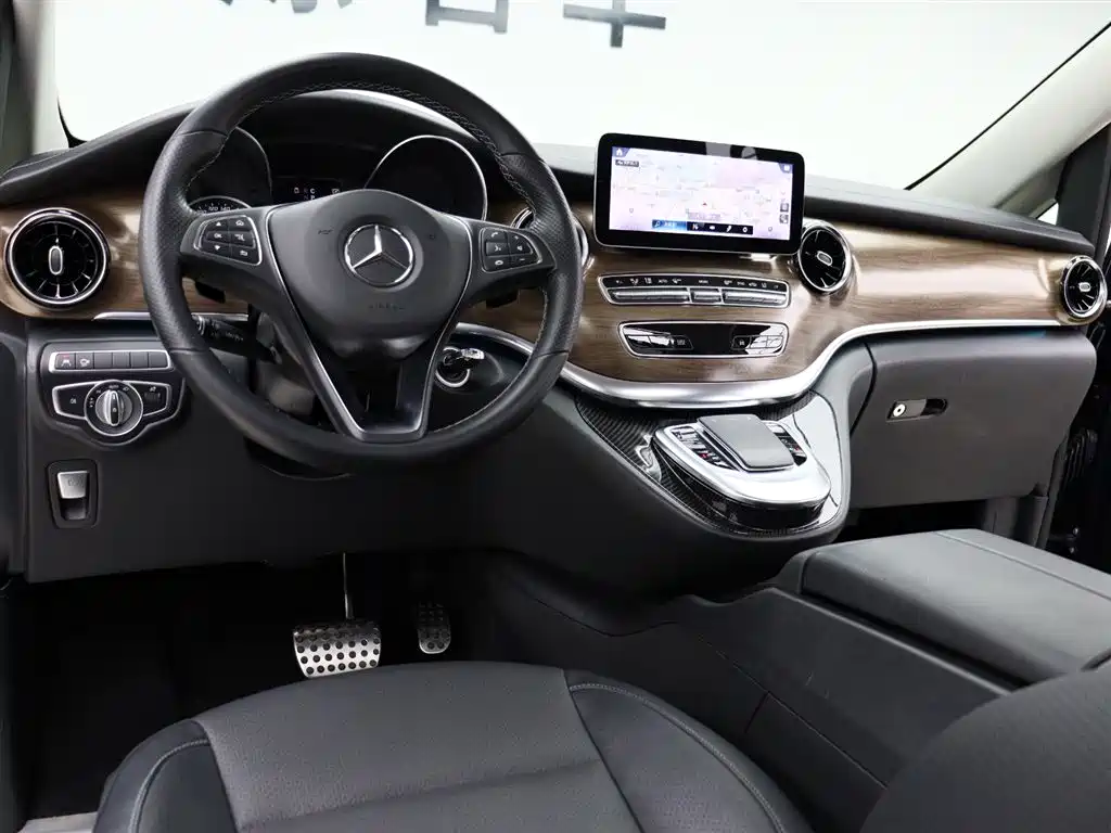 Mercedes-Benz V-Class 2022 — фото 11