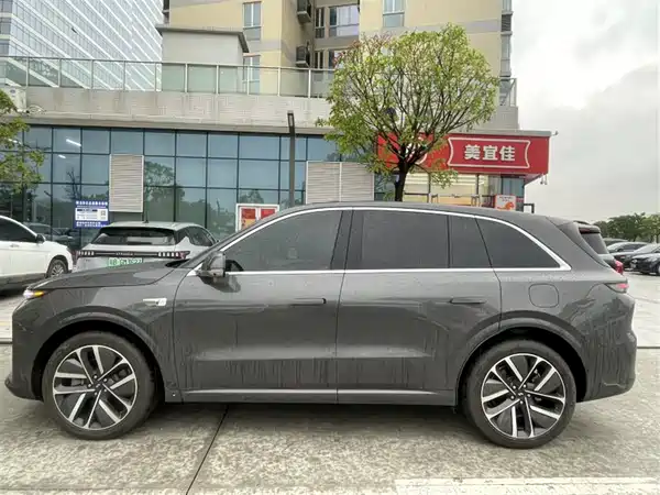 Li Auto L6 2024