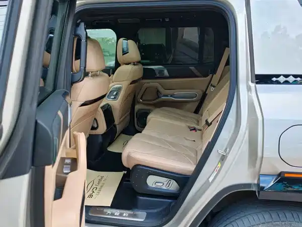 Fangchengbao Leopard 8 2024