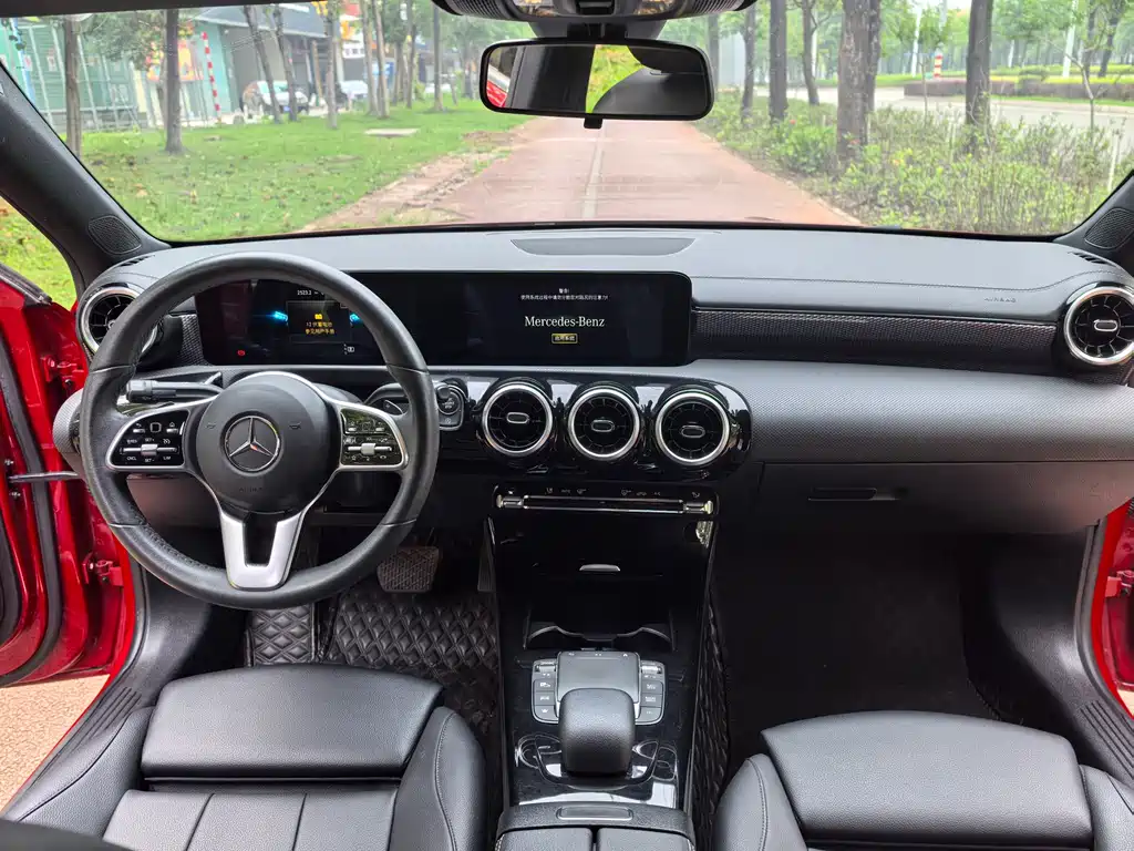 Mercedes-Benz A-Class 2022 — фото 10