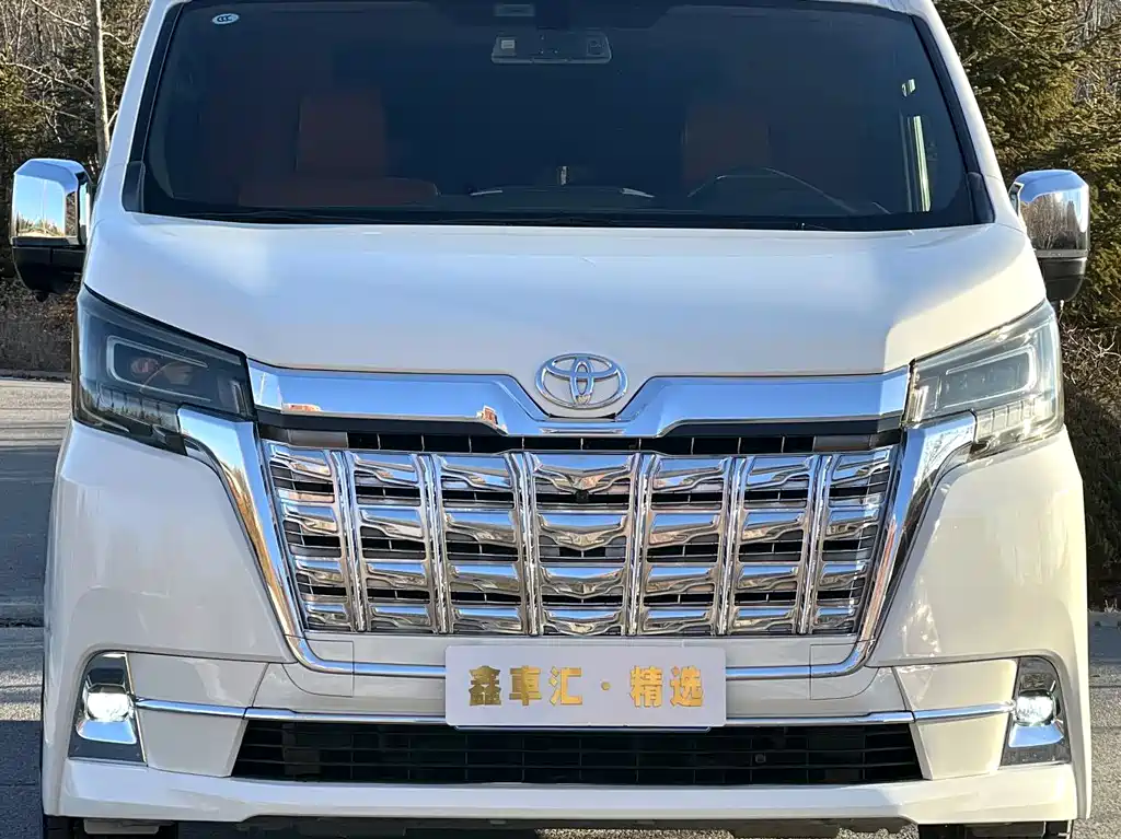 Toyota Hiace 2024 — фото 2