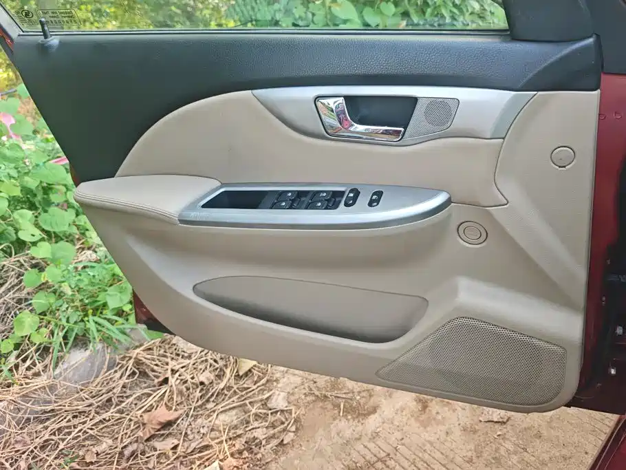 Buick Excelle 2012