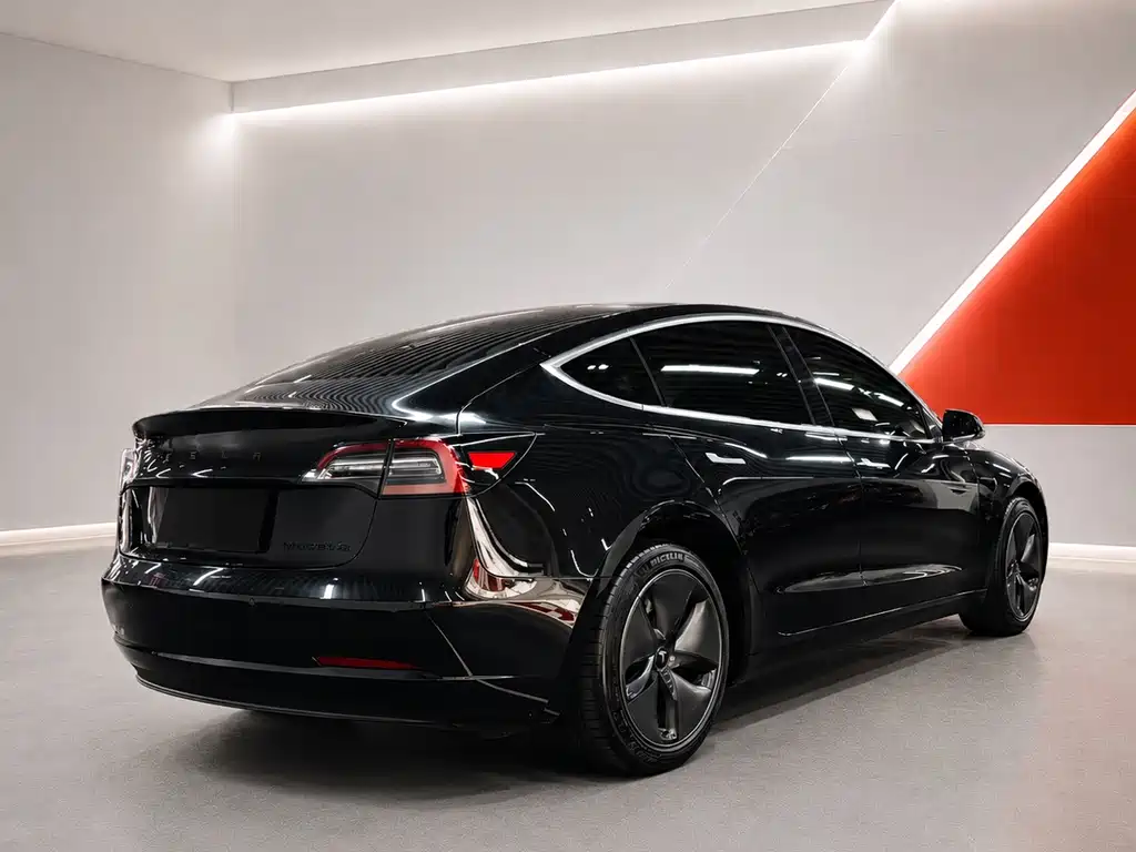 Tesla Model 3 2020 — фото 9