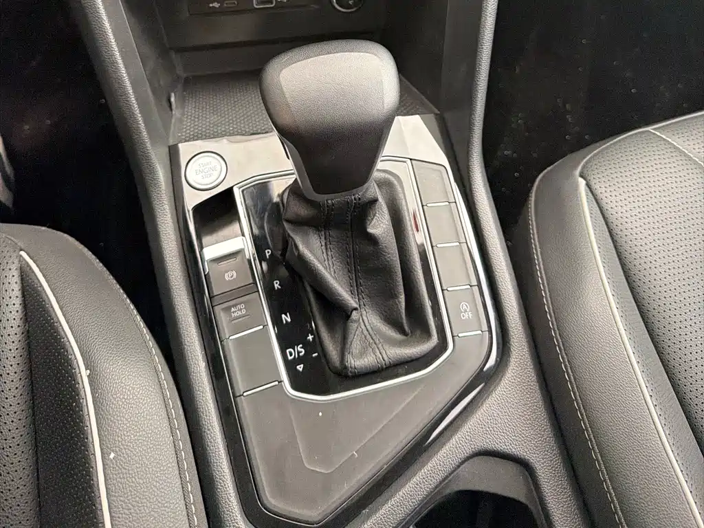 Volkswagen Tiguan L 2023 — фото 12
