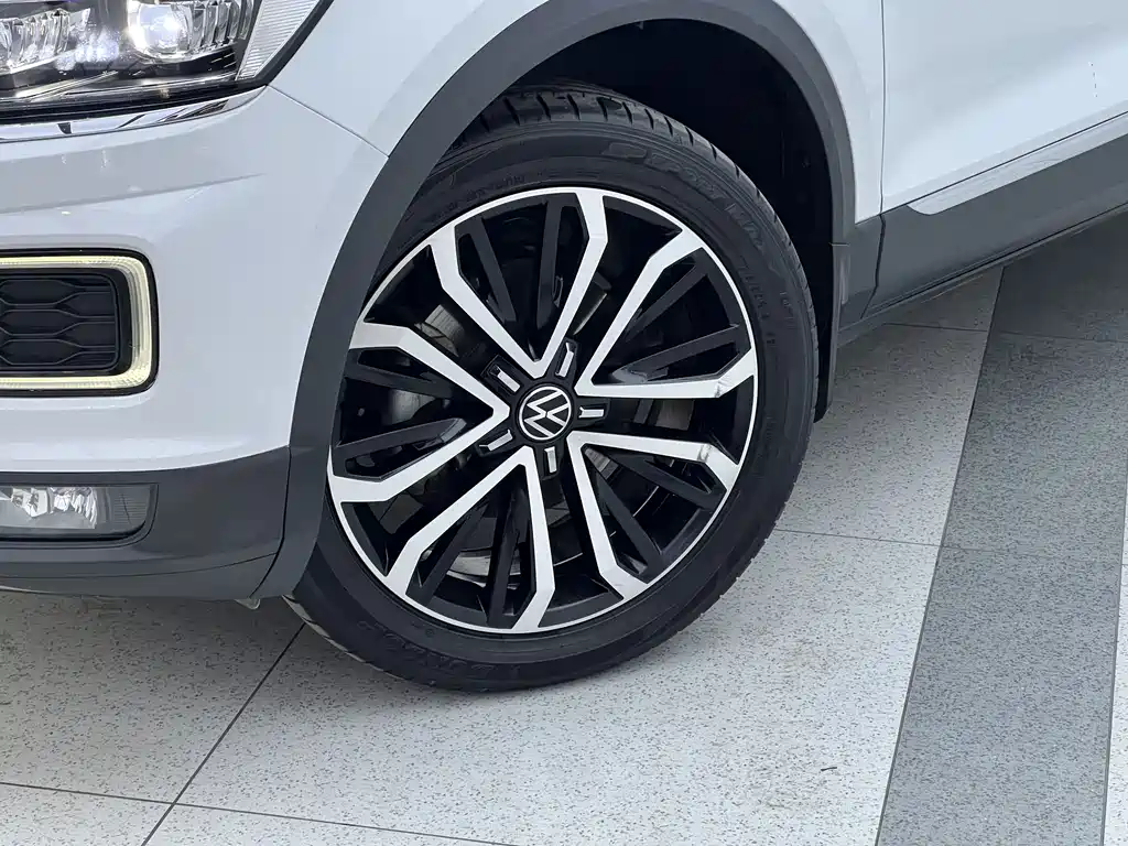 Volkswagen T-Roc 2022 — фото 8