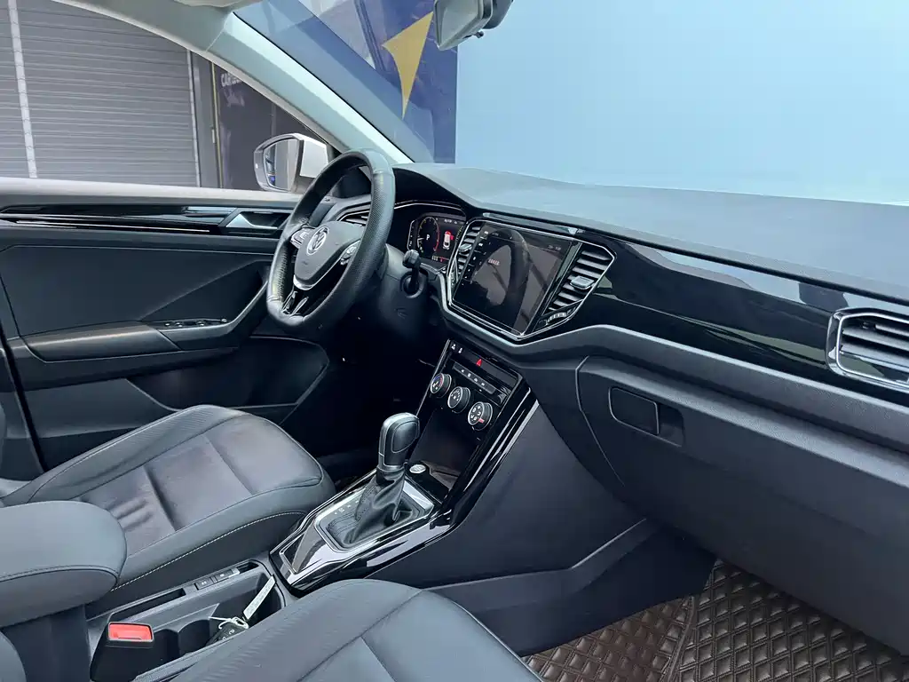 Volkswagen T-Roc 2022 — фото 20