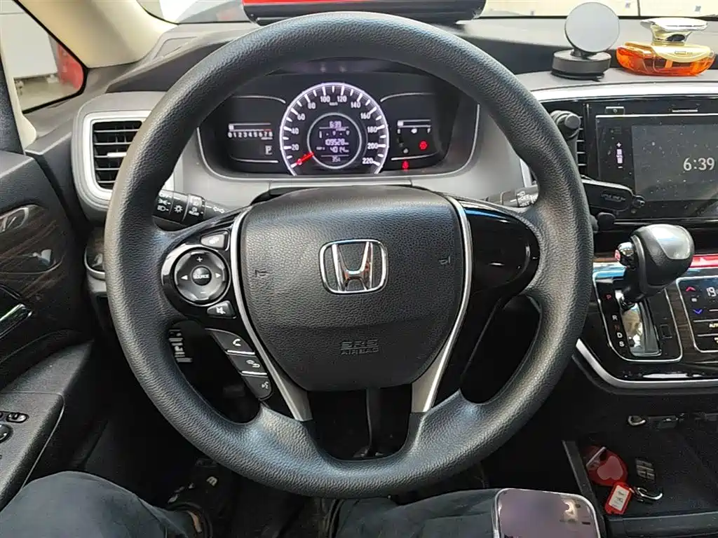Honda Odyssey 2018 — фото 11