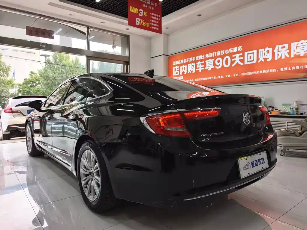 Buick LaCrosse 2017 — фото 13